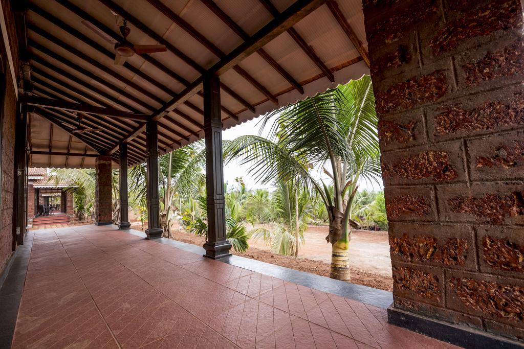 Beachfront Villas Ganpatipule Exteriör bild